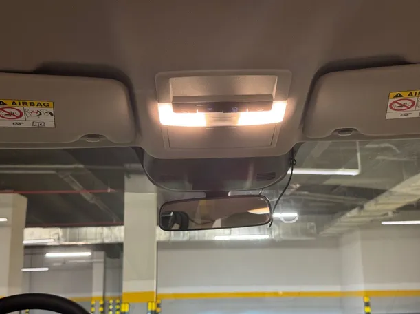 Car image 24