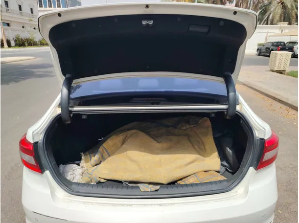 Car image 23