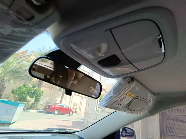 Car image 32