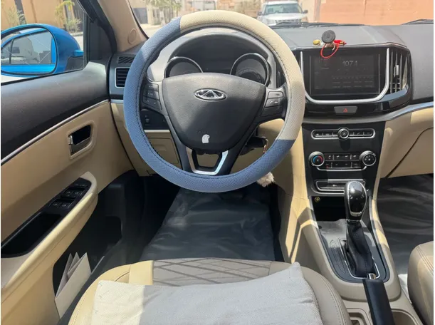 Car image 17