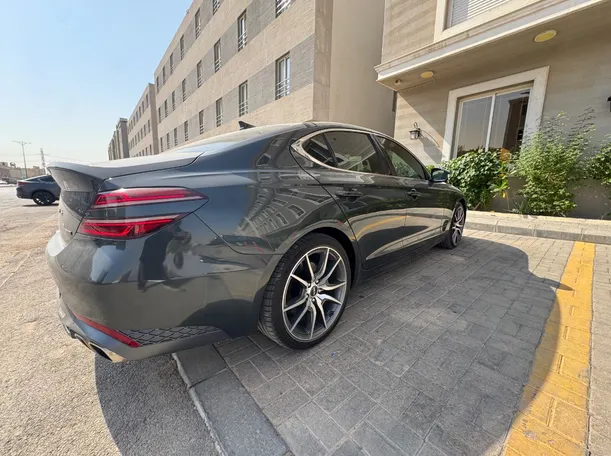 Car image 5