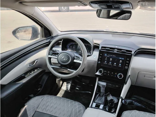 Car image 25