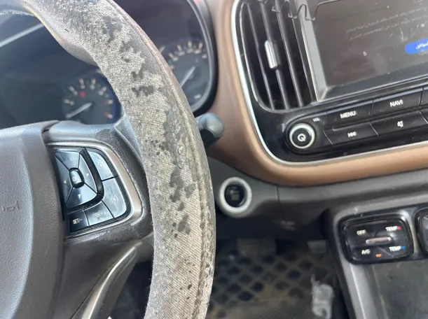 Car image 24