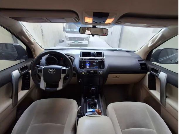 Car image 13