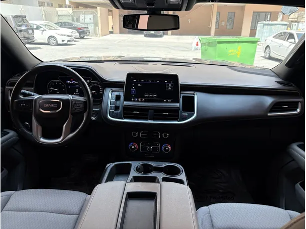 Car image 19
