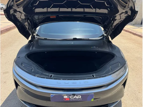 Car image 23