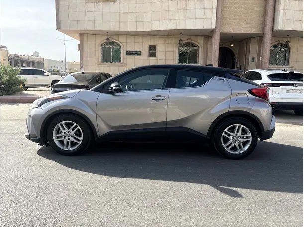 Car image 8