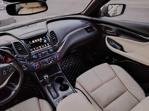 Car image 23