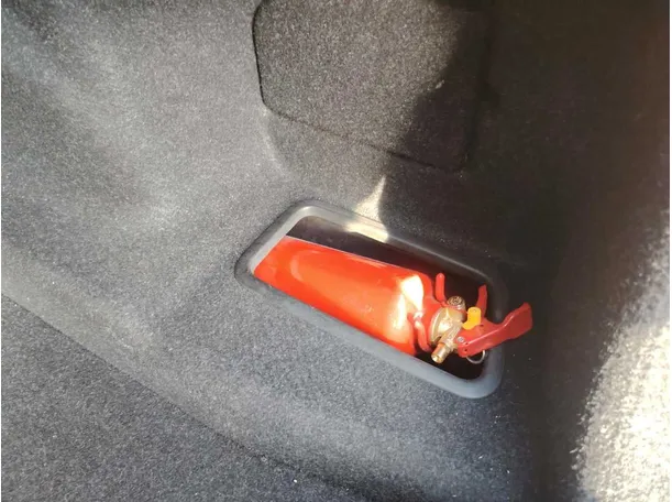 Car image 44