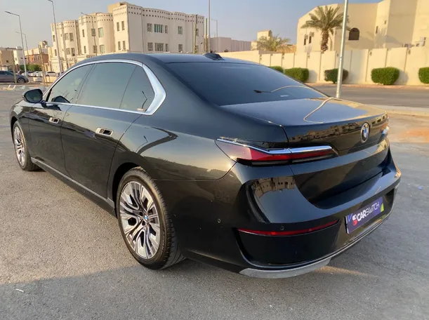 Car image 7