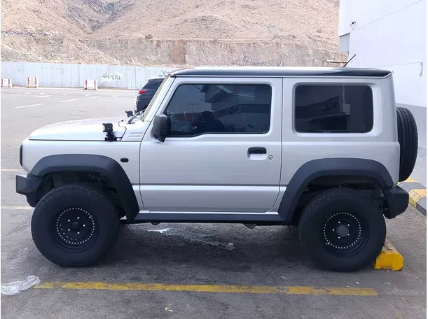 Car image 8