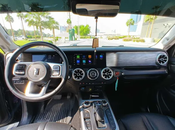 Car image 14