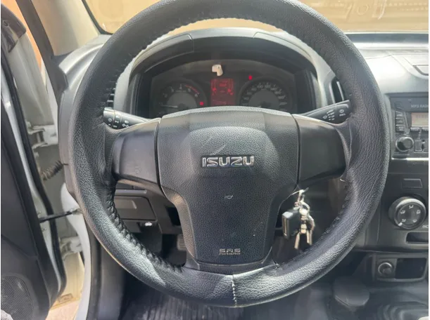 Car image 15