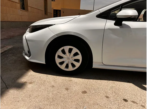 Car image 9