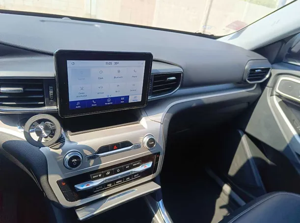Car image 22