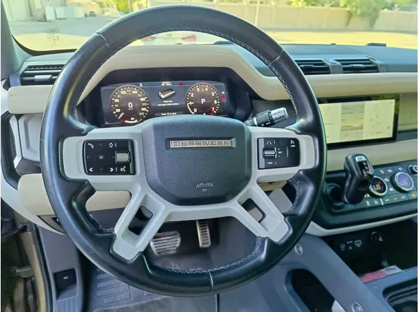 Car image 24