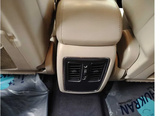 Car image 46