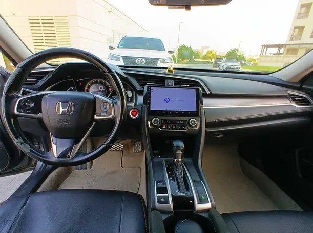 Car image 16