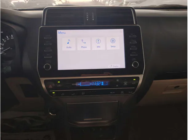 Car image 21