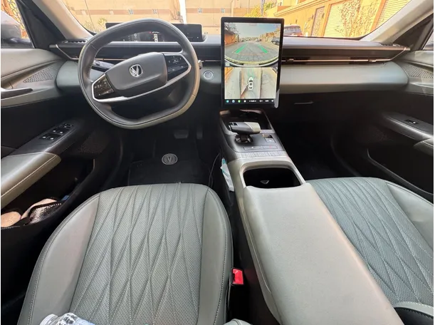 Car image 16