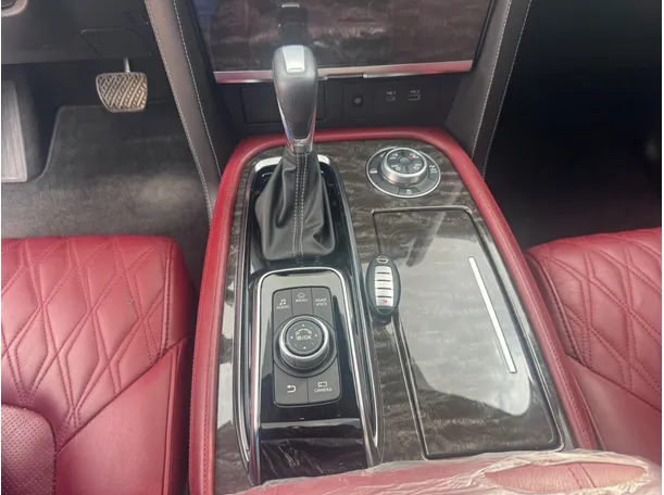 Car image 15
