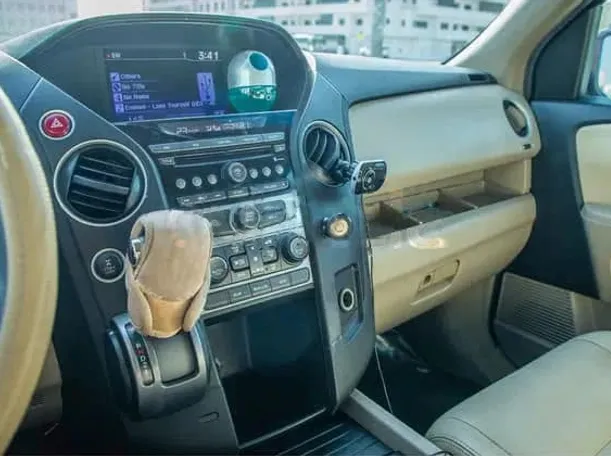 Car image 6