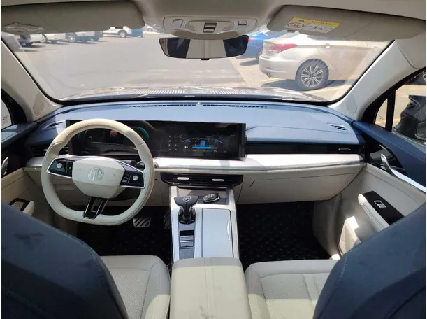 Car image 20
