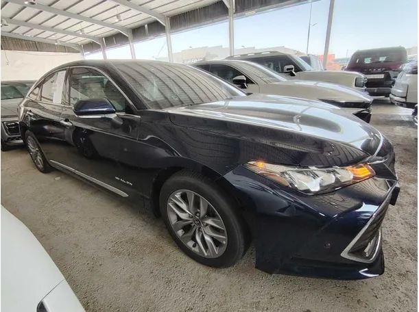 Car image 4