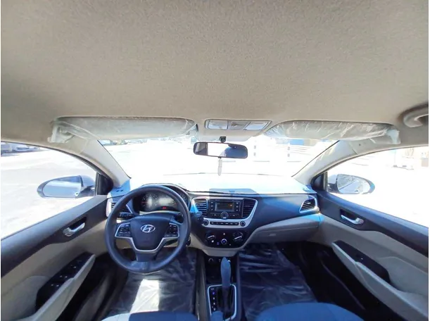 Car image 13