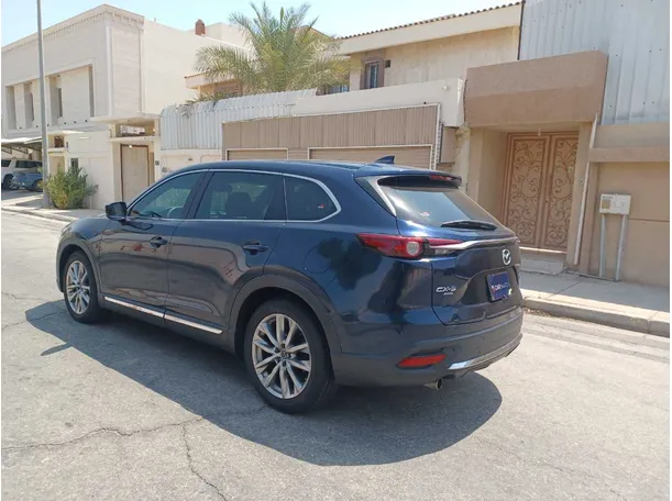 Car image 7