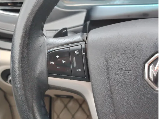 Car image 25