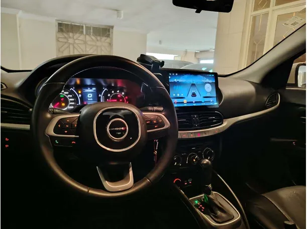 Car image 25