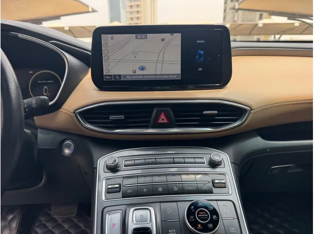 Car image 17