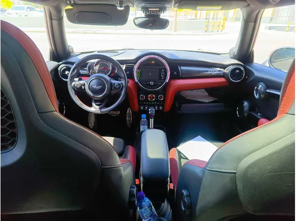 Car image 17