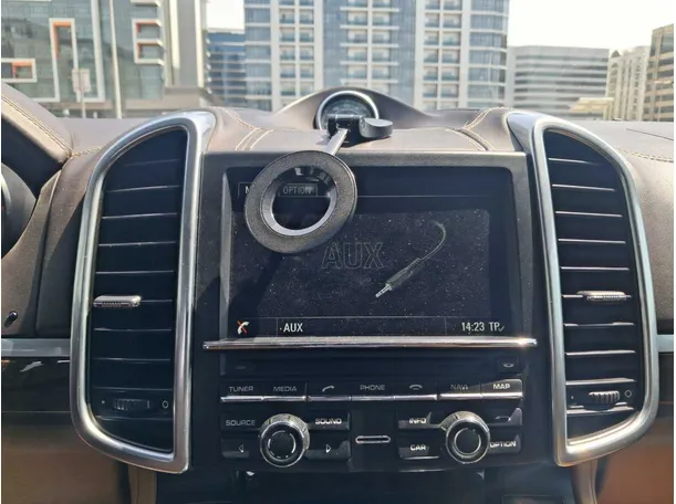 Car image 15