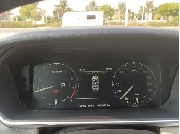 Car image 24
