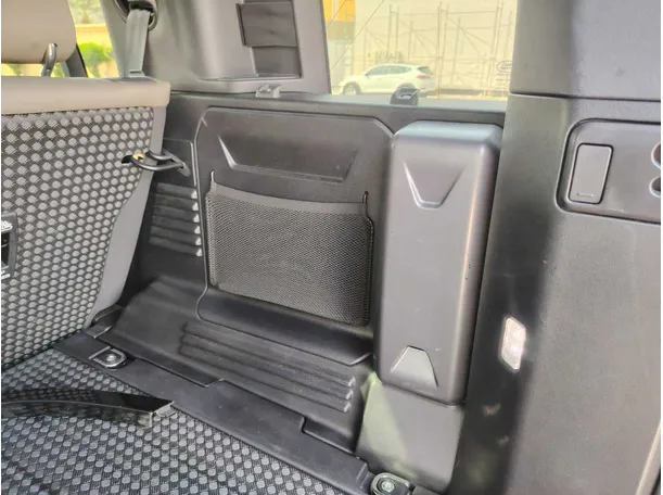 Car image 36