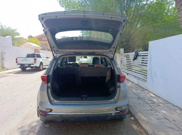 Car image 29