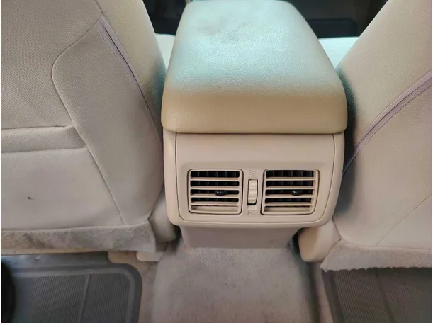 Car image 37