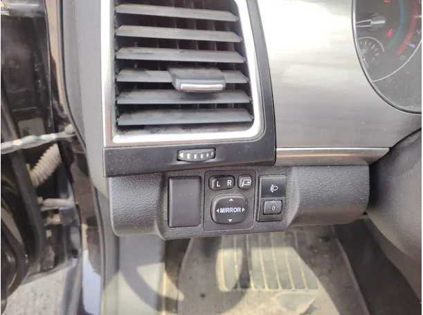 Car image 32