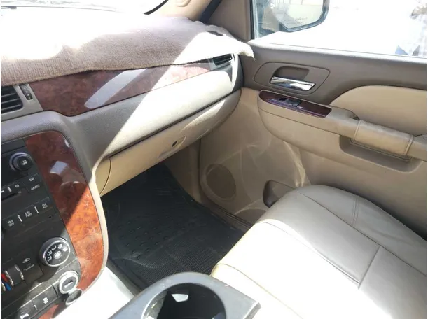Car image 28
