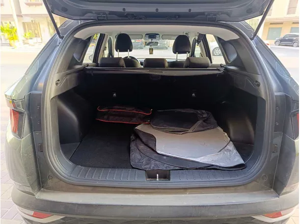 Car image 27