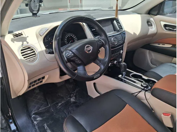Car image 8