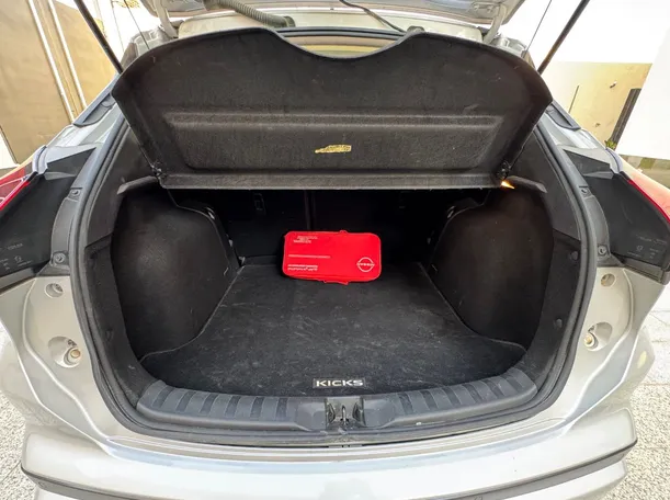 Car image 24