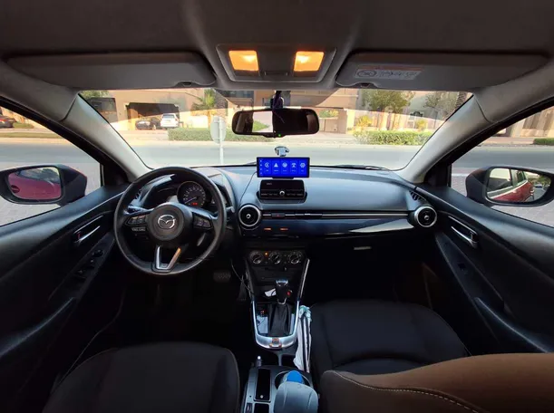 Car image 18