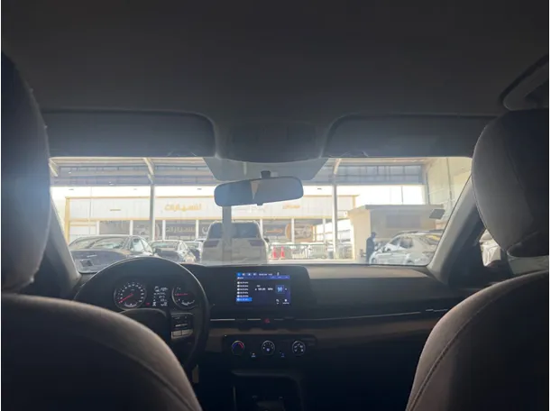 Car image 15