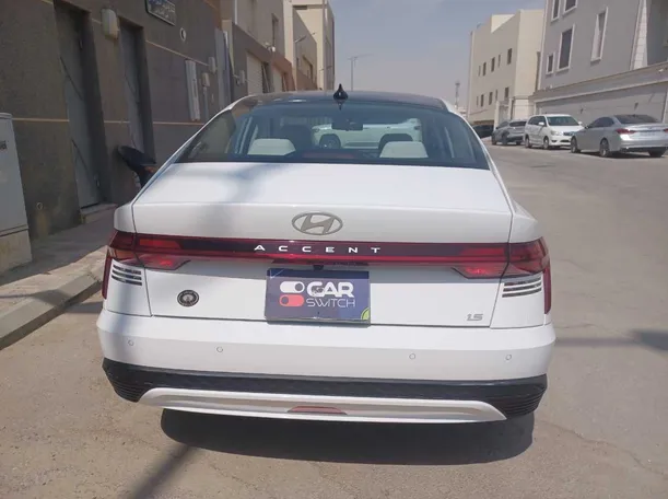 Car image 6