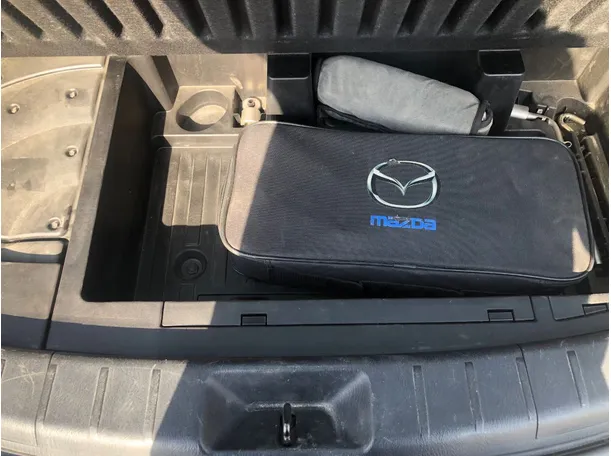 Car image 24