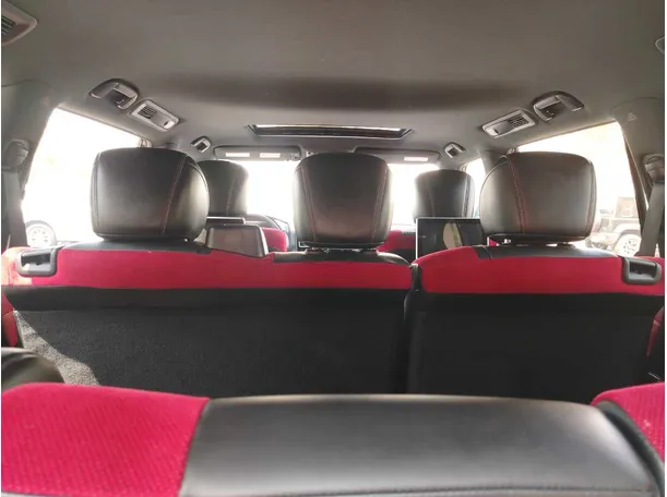 Car image 30