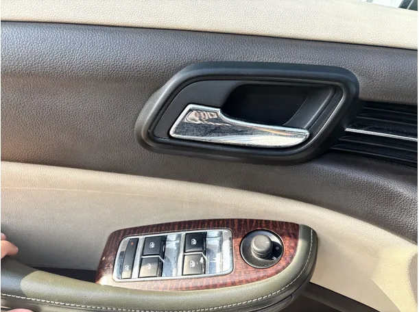 Car image 26